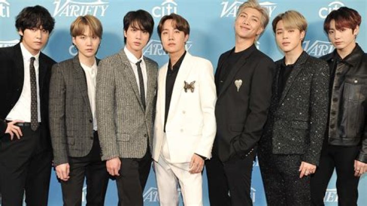 Does BTS V have Facebook?