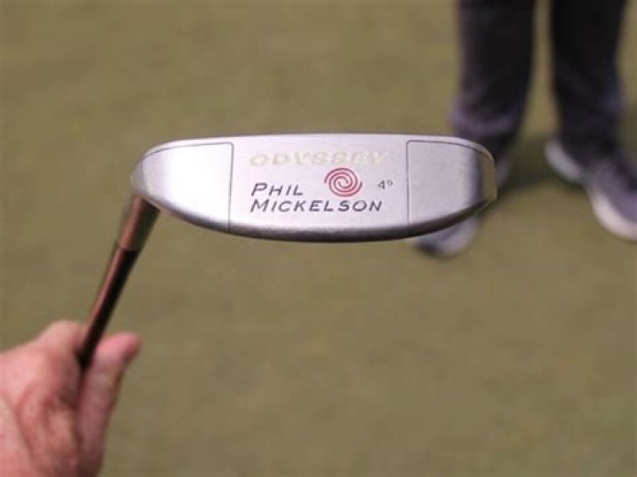 What ball does Phil Mickelson use?